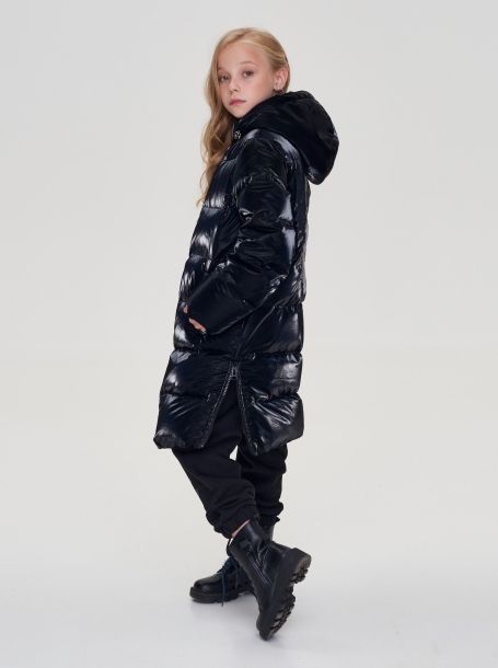 Фото2: картинка 645.1.20 Пальто пуховое, с тесьмой и крупной вышивкой, черный винил Choupette - одевайте детей красиво!