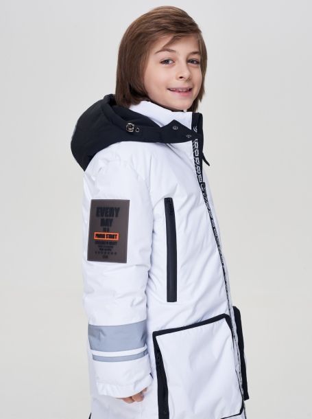 Фото13: Белая куртка на синтепухе для мальчика