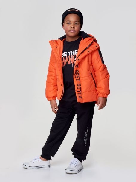 Фото1: Оранжевая теплая куртка для мальчика