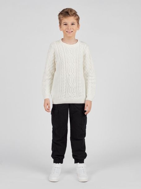 Фото4: Вязаный светлый свитер для мальчика