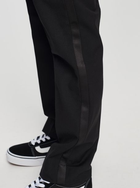 Фото6: Черные костюмные брюки для мальчика