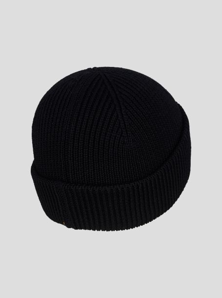 Фото2: Черная трикотажная вязаная шапка