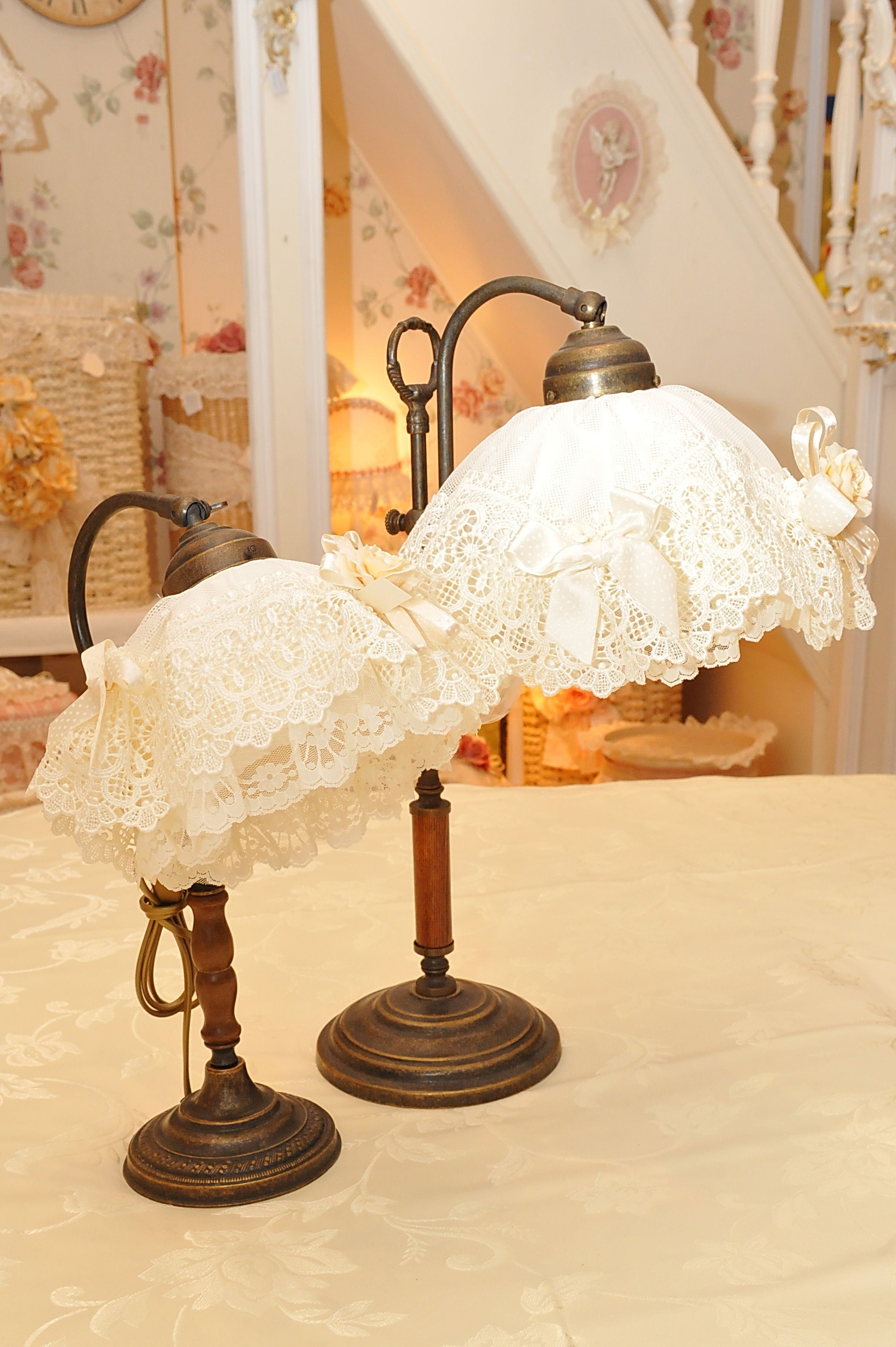 Купить абажур на озоне. Абажур Leonore 781711. Красивая настольная лампа с абажуром. Лампы с абажуром для спальни. Настольные лампы для спальни.