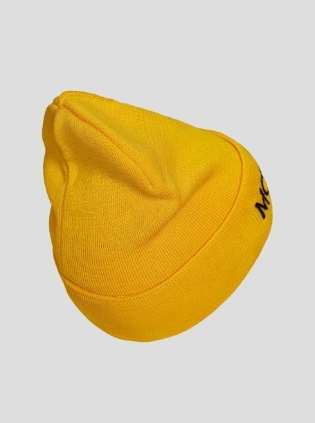 Фото2: Желтая шапка с вышивкой