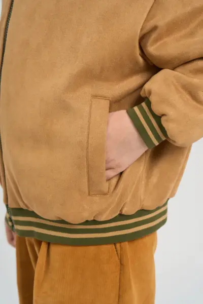 Куртка-бомбер с эффектом замши — изображение 9