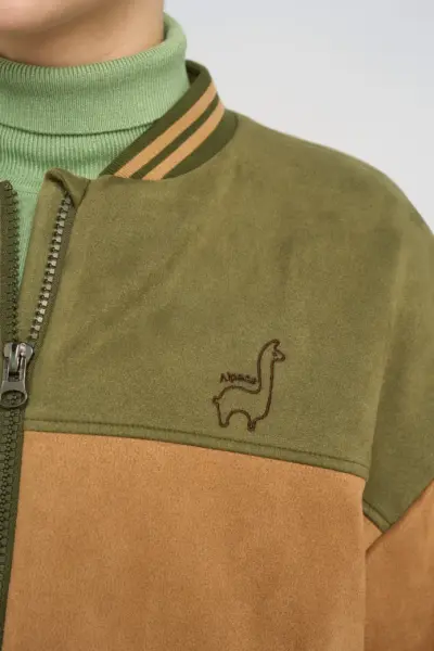 Куртка-бомбер с эффектом замши — изображение 7