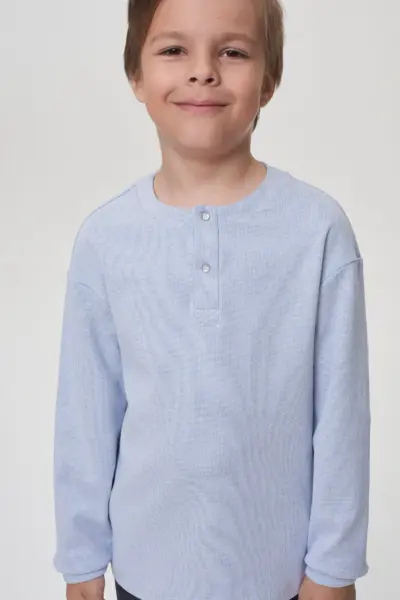 Лонгслив с застежкой на пуговицы — изображение 6