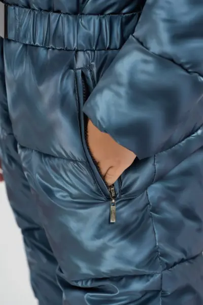 Комбинезон утепленный на синтепухе с меховой опушкой — изображение 10