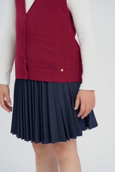 Жилет вязаный на пуговицах — изображение 6