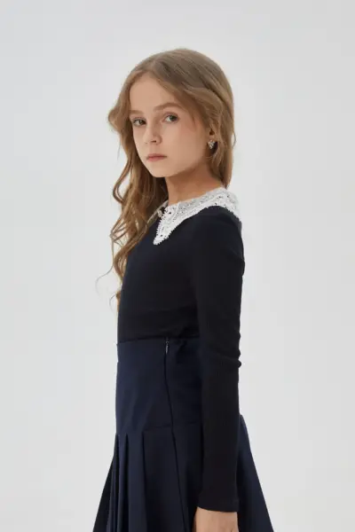 Блузка из трикотажа с кружевным воротником, синяя — изображение 4