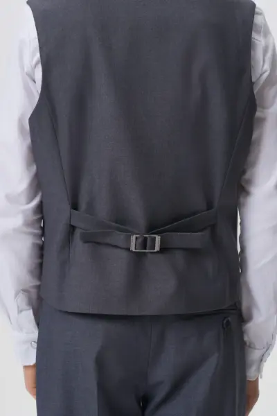 Жилет классический из костюмной ткани — изображение 5