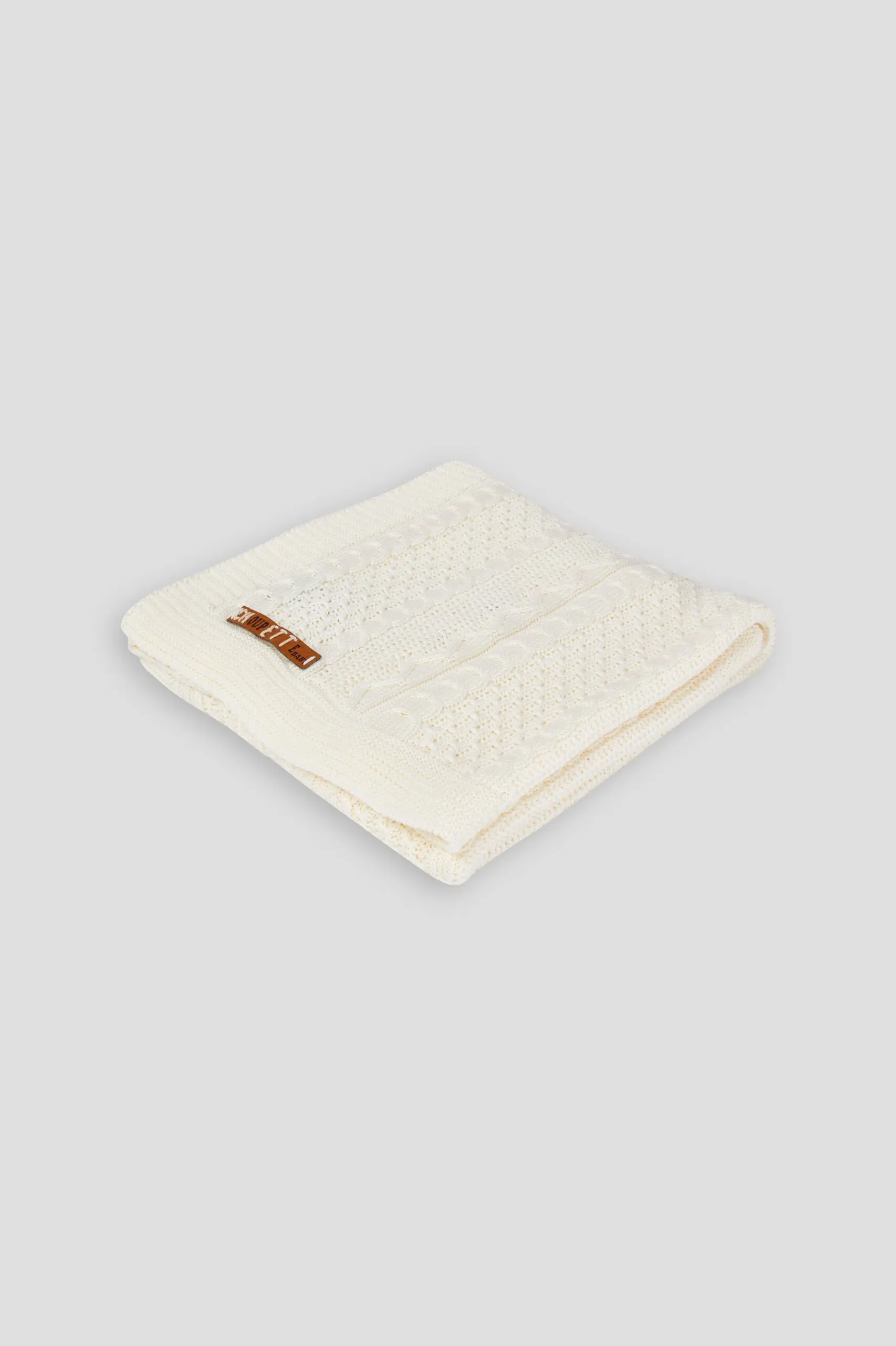 06n0dm8skxomwv3xf8to8v3o3kc18p4m Плед вязаный с узорами — изображение 1