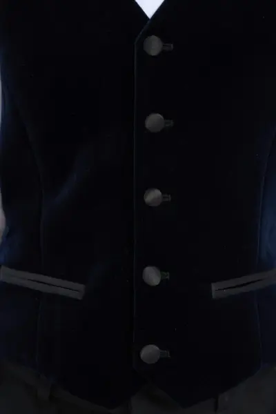 Жилет бархатный — изображение 6