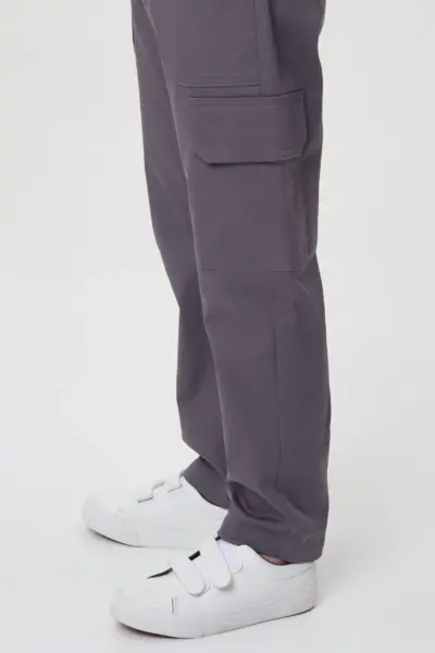 Брюки из твила с карманами — изображение 6