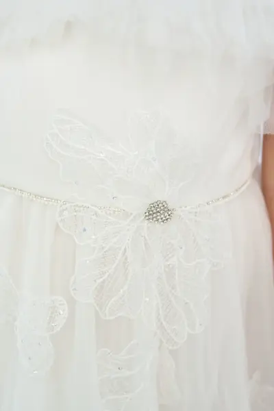 Платье пышное с цветами — изображение 8