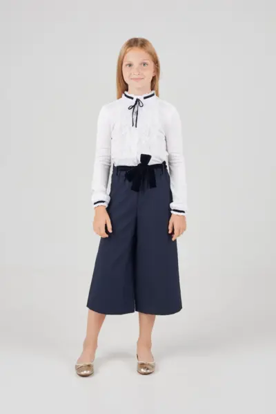 Блузка трикотажная с кружевной отделкой — изображение 5