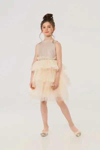 Платье нарядное с кружевом и воланами гофре — изображение 3