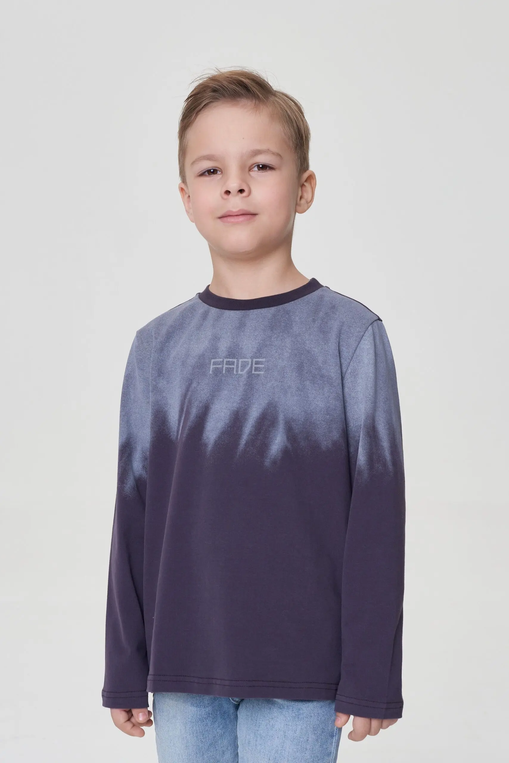 3vblm6muqucj31e3a7o10zypnuqay222 Лонгслив с принтом градиент — изображение 1