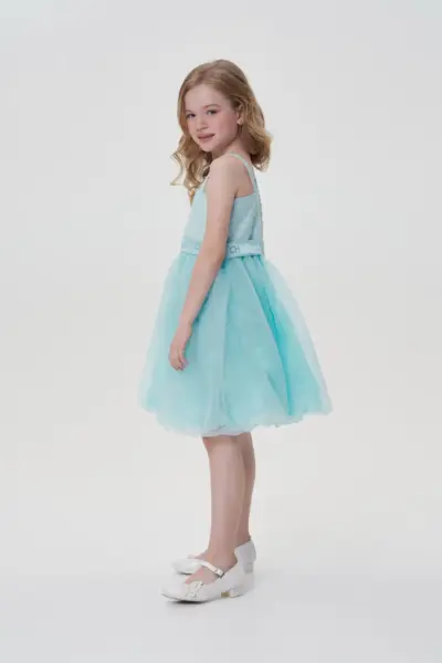 Платье нарядное с пышной юбкой и асимметрией — изображение 3