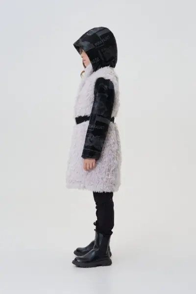 Пальто из искусственного меха с сумочкой — изображение 5