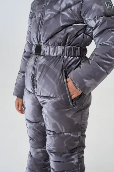 Комбинезон утепленный с искусственной меховой опушкой — изображение 9