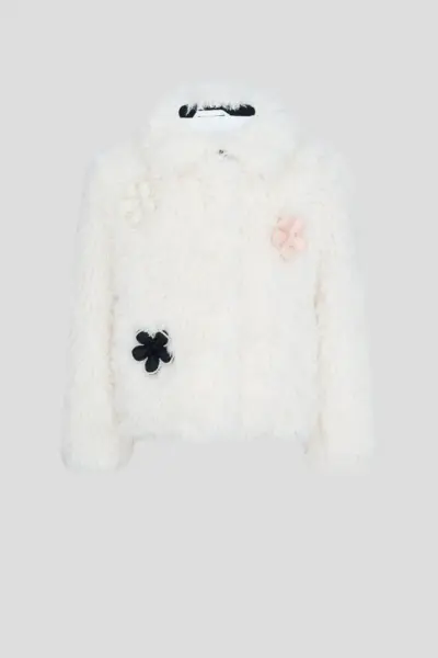 Жакет из искусственного меха с сумочкой и декорами — изображение 8