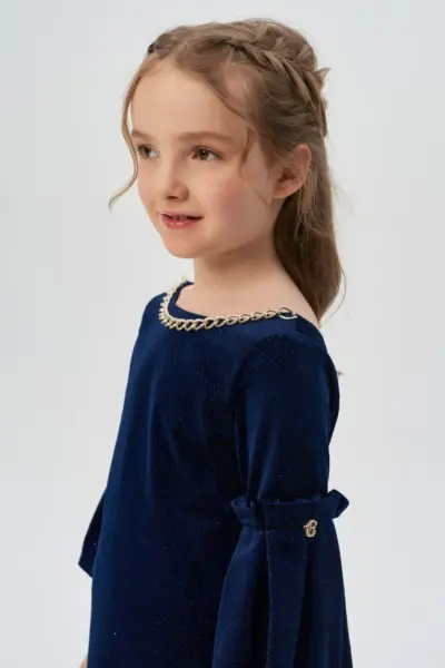 Платье нарядное с арт-рукавами и цепочкой — изображение 4