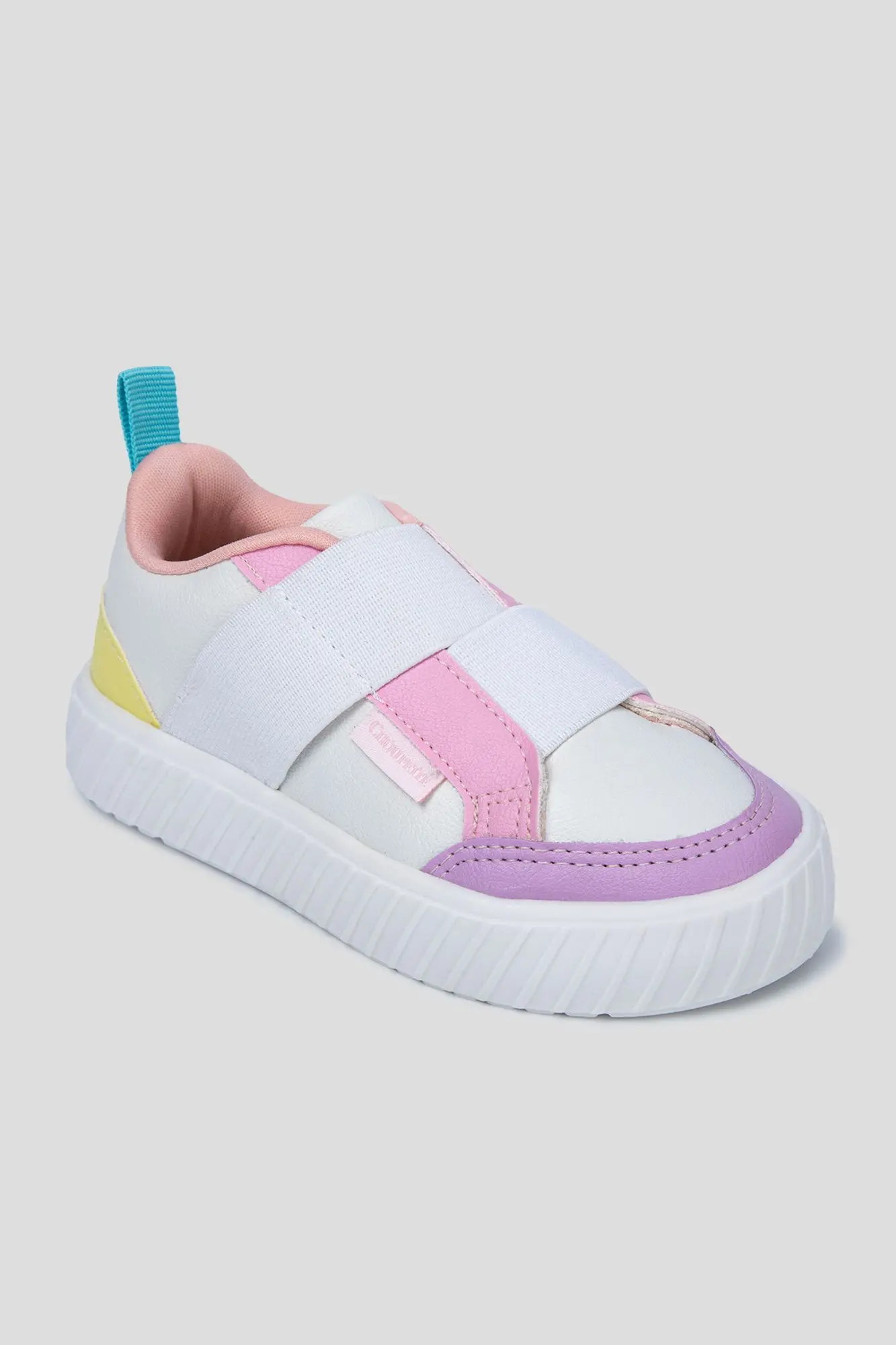 gmpwflw378kf6e7640ohg6ttefq4in18 Кроссовки на резинке — изображение 1