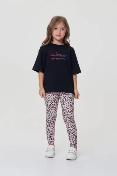 Футболка с аппликацией из страз — изображение 4