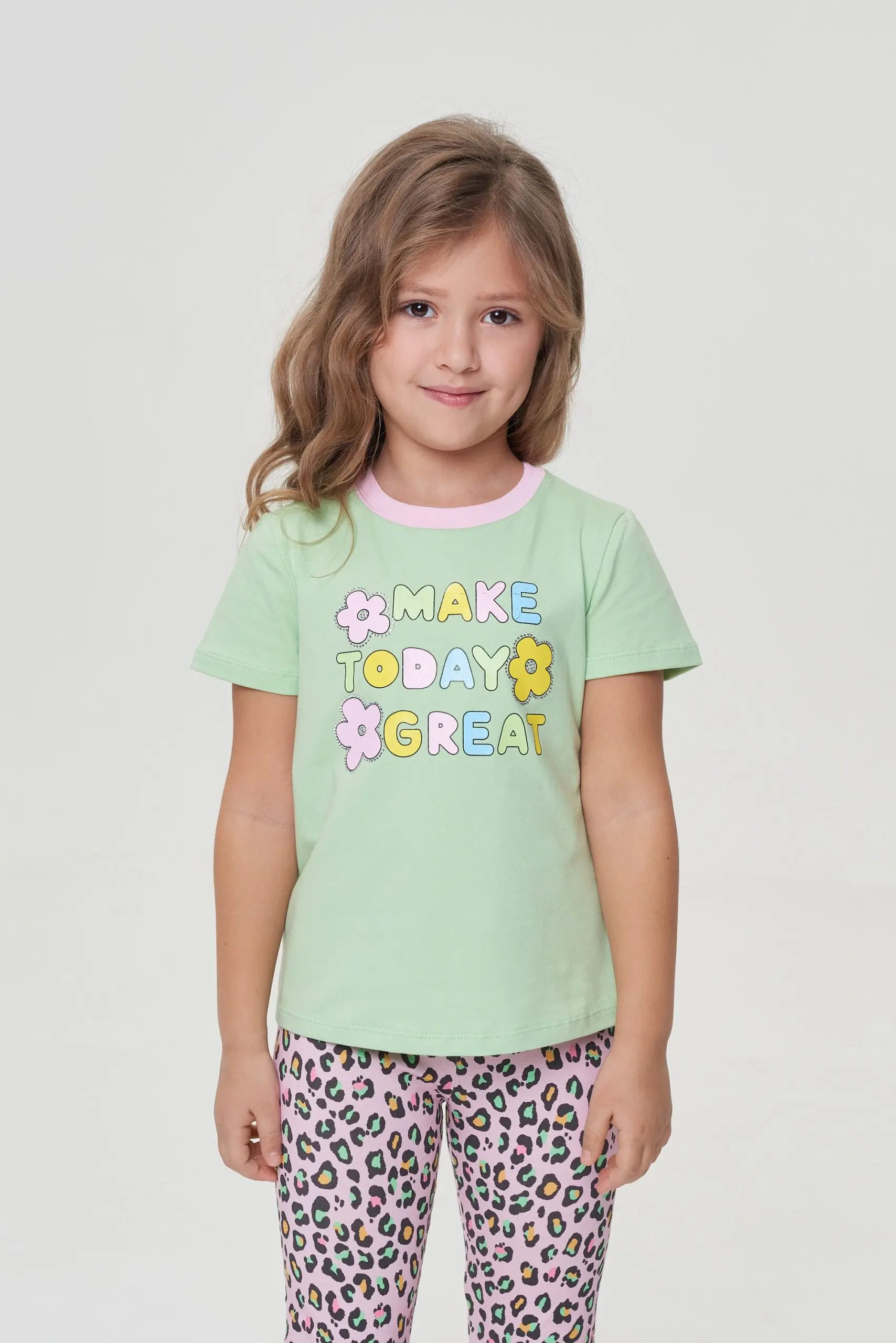 i68lgjdr8xh063pi3sc1vp5igv7v3640 Футболка с декором — изображение 1