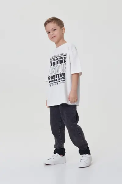 Футболка оверсайз с графичным принтом — изображение 5