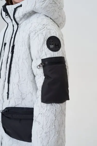 Куртка-парка с подкдадкой из меха "тедди" — изображение 10