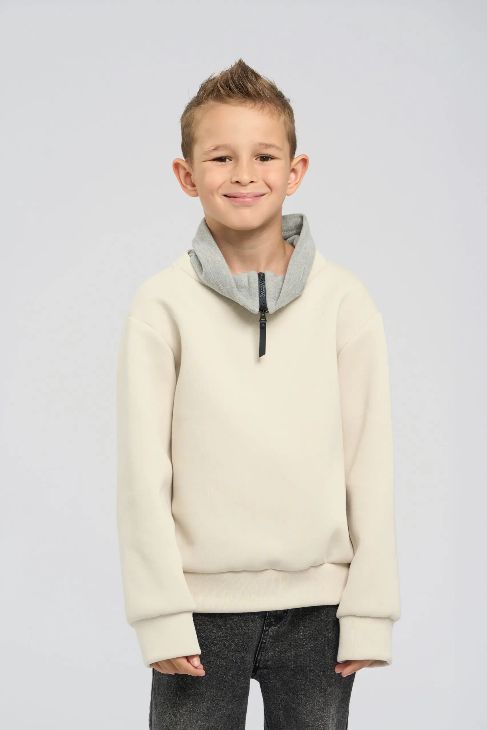 24.125 (1) Свитшот с декоративным воротом — изображение 1