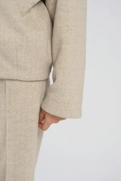 Бомбер из фактурного трикотажа — изображение 7