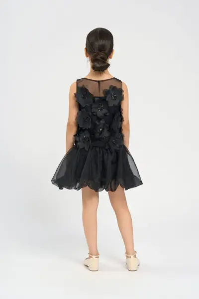 Топ с объемными цветами — изображение 5