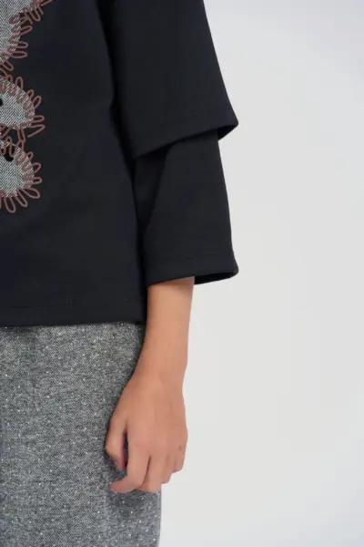 Футболка с декором — изображение 7