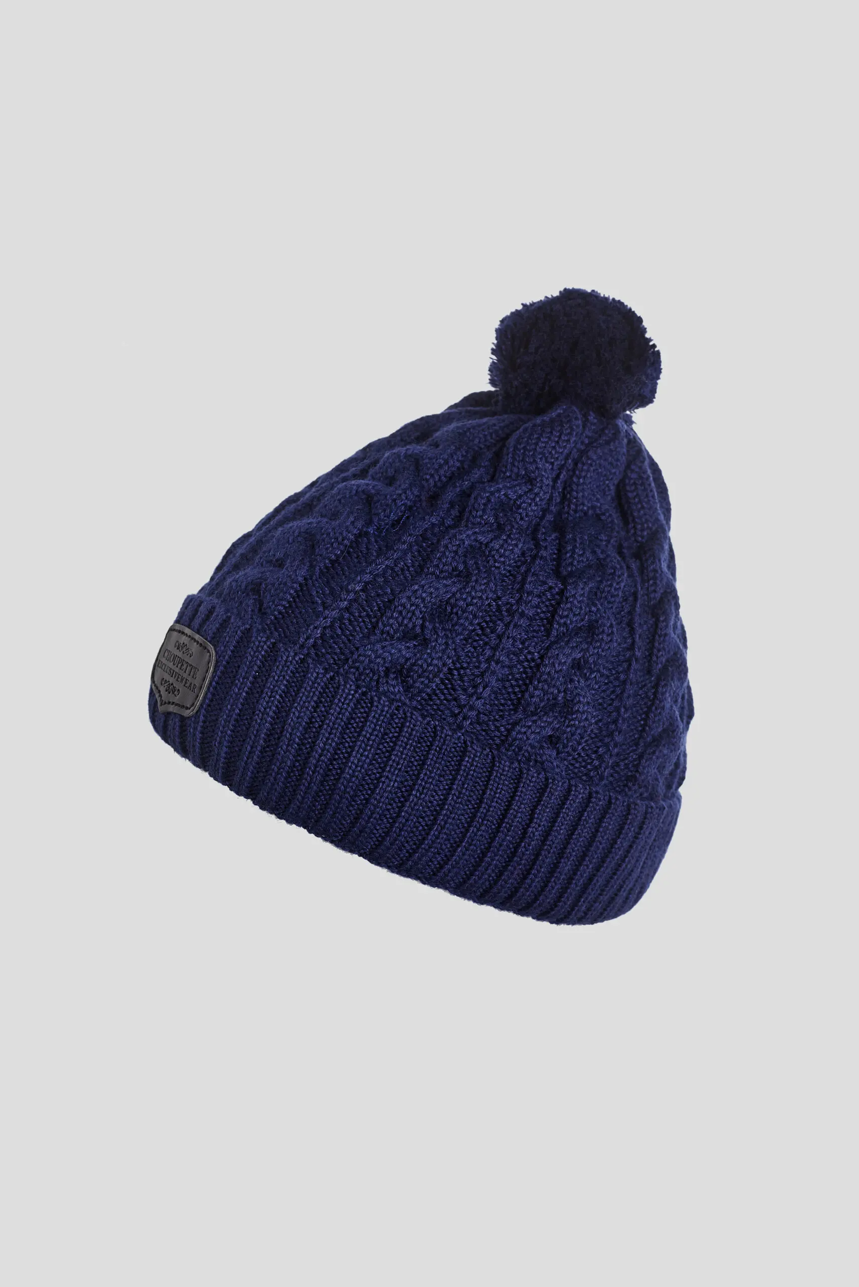 271.26-(1)_ Шапка с крупными косами и помпоном из пряжи — изображение 1