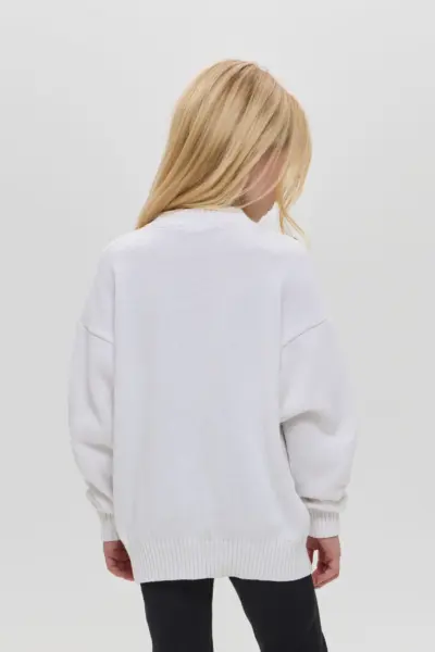 Свитер с декором — изображение 3