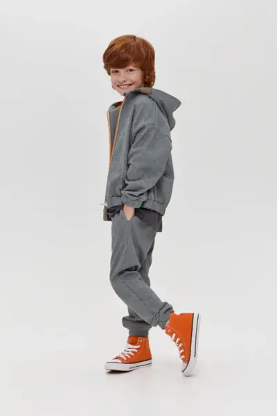 Костюм трикотажный (толстовка и брюки) — изображение 6