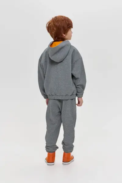 Костюм трикотажный (толстовка и брюки) — изображение 7