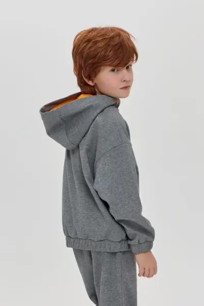 Костюм трикотажный (толстовка и брюки) — изображение 4