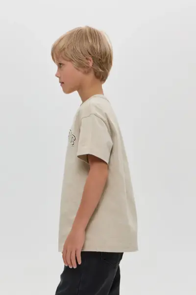 Футболка с декором — изображение 3