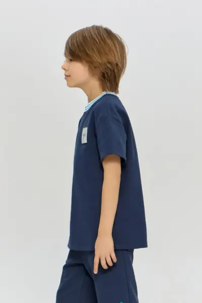 Футболка спортивная с декором — изображение 3