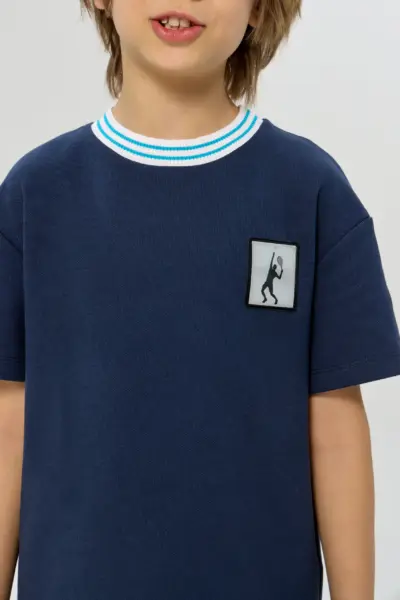 Футболка спортивная с декором — изображение 11