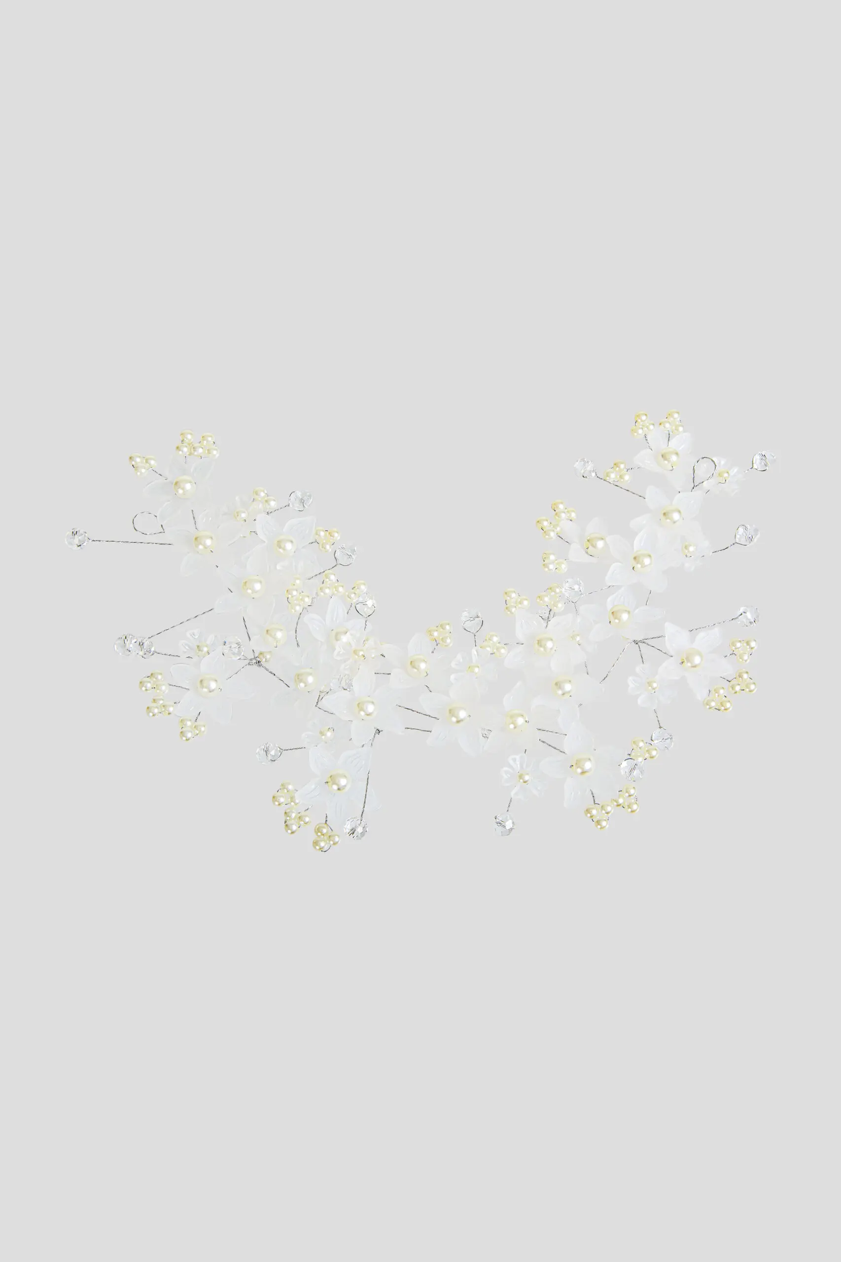 166.126 (1) Ободок - венок с жемчужинами и цветами — изображение 1