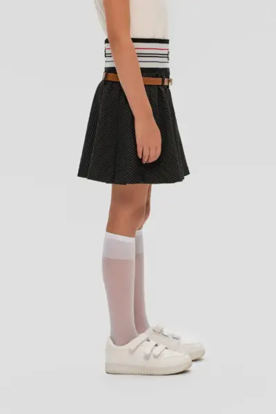 Юбка в складку, с ремнем, черная — изображение 4