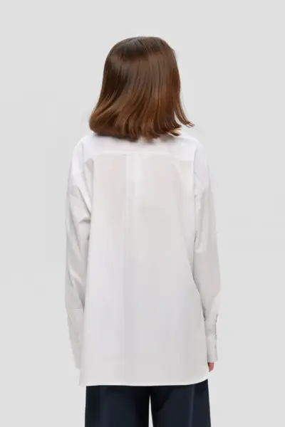 Блуза оверсайз с накладными карманами — изображение 3