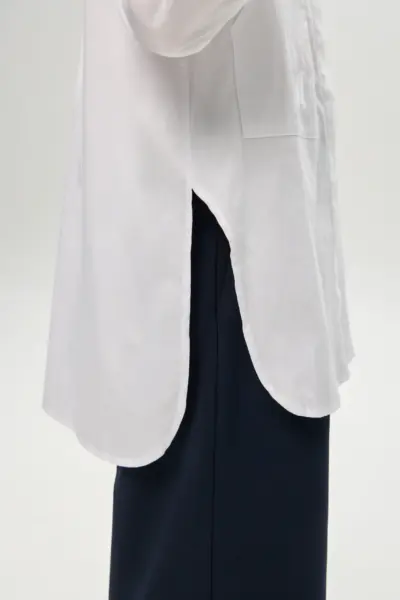 Блуза оверсайз с накладными карманами — изображение 9