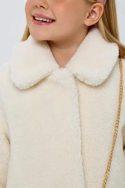 Пальто из искусственного меха с сумочкой, на синтепоне — изображение 10