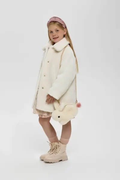 Пальто из искусственного меха с сумочкой, на синтепоне — изображение 5